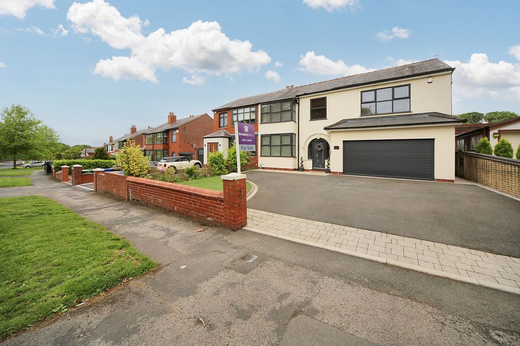 Property photo 1 of 38