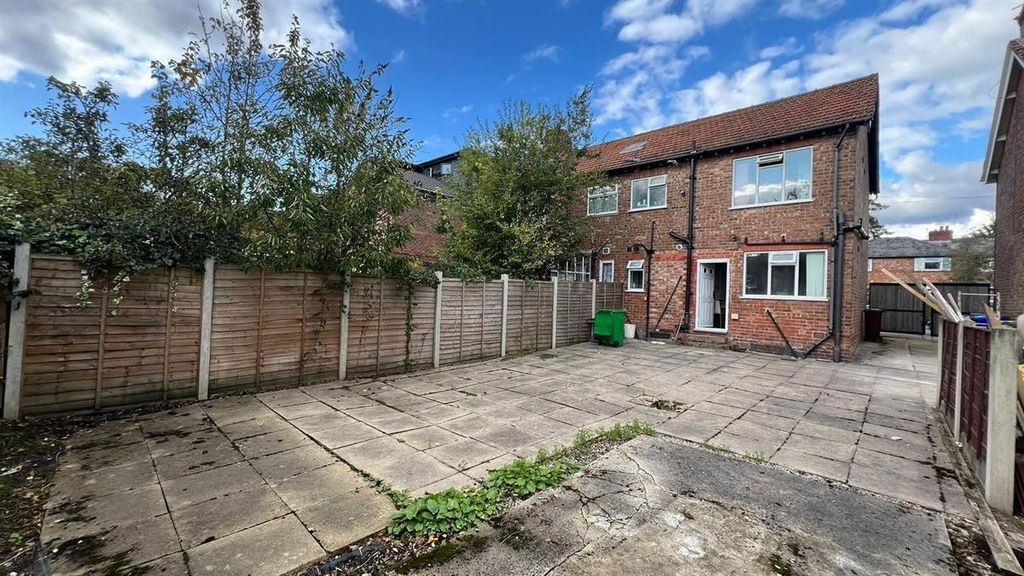 Property photo 1 of 13 A Spacious And Well-Maintained Paved Garden Area W...