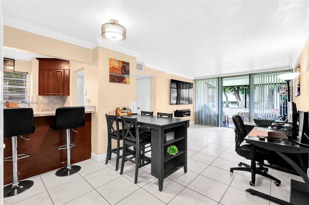 Property photo 3 of 18 <Alttext/>