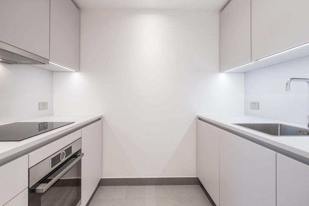 Property photo 2 of 10 Kitchen