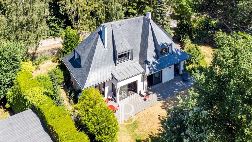 Property photo 1 of 39