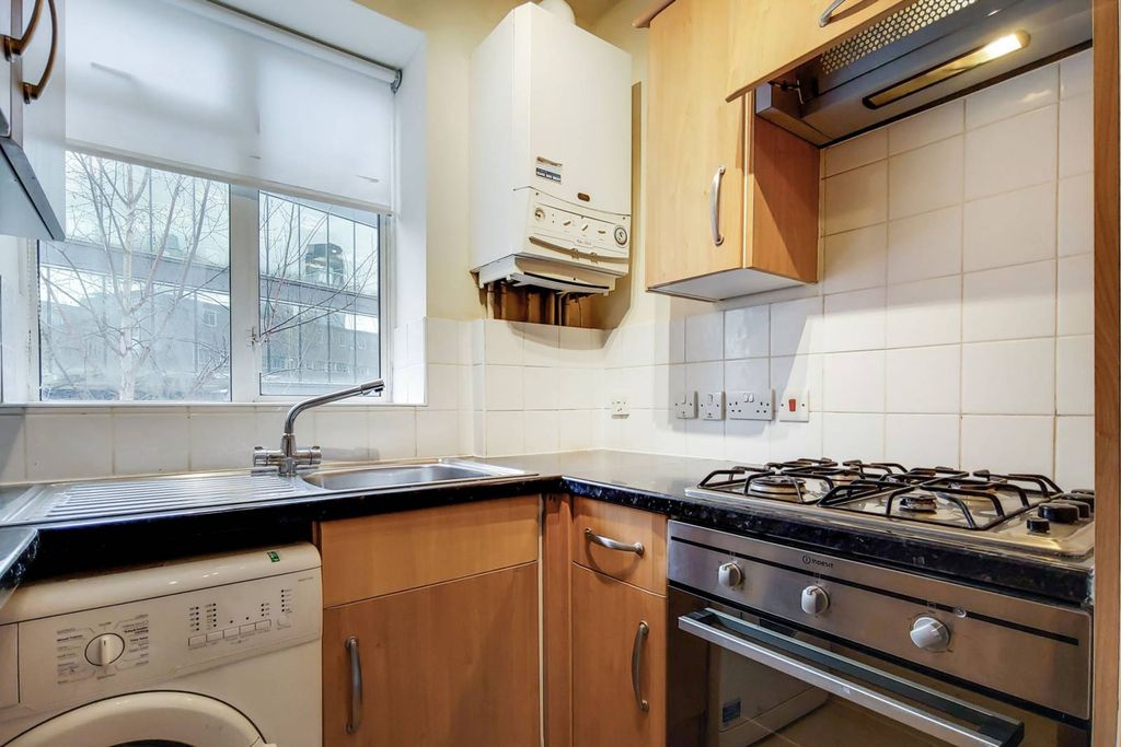 Property photo 3 of 12