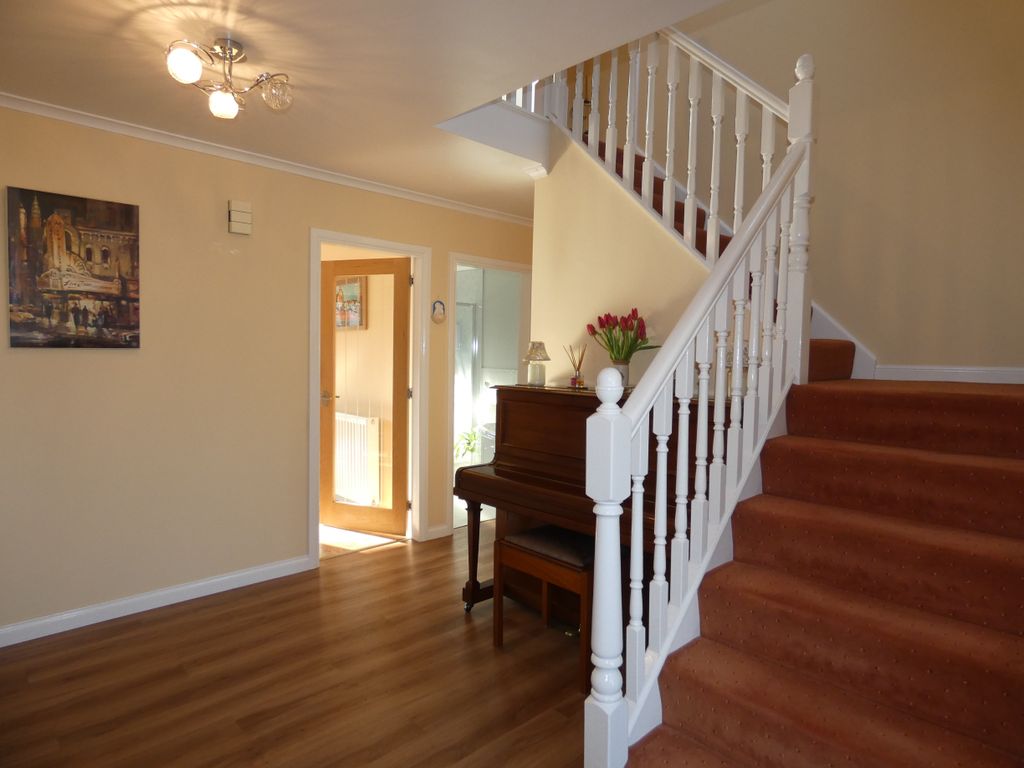 Property photo 3 of 34 Hall