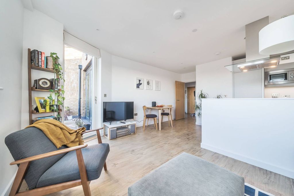 Property photo 1 of 19
