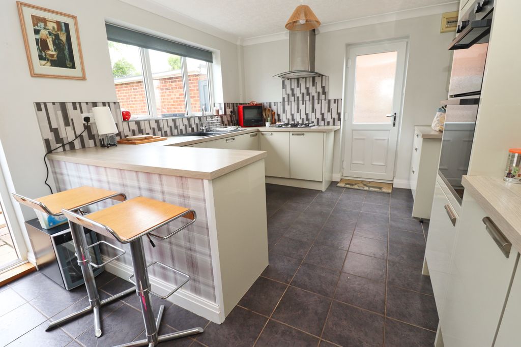 Property photo 2 of 14 Img_5278