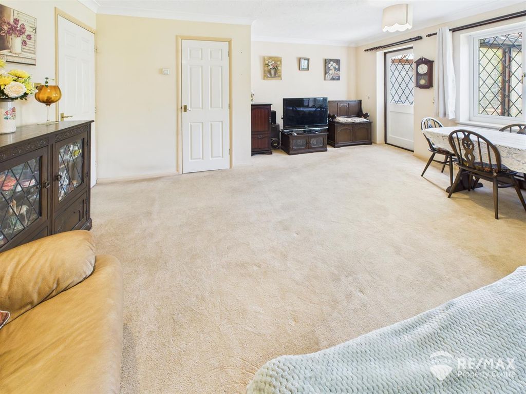 Property photo 3 of 22 Cam02842G0-Pr0245-Still018.Jpg