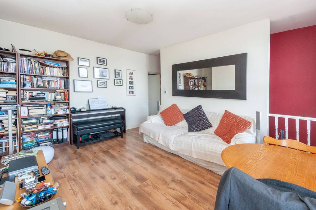 Property photo 1 of 5