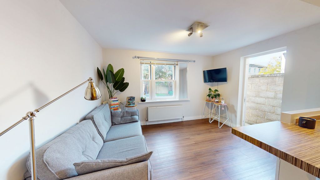 Property photo 3 of 13 10222025_135333