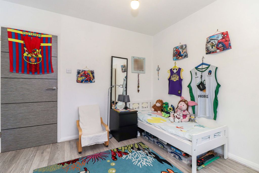 Additional image 10 of 2 bed flat for saleMasons Court, Berkhampstead Road, Chesham HP5