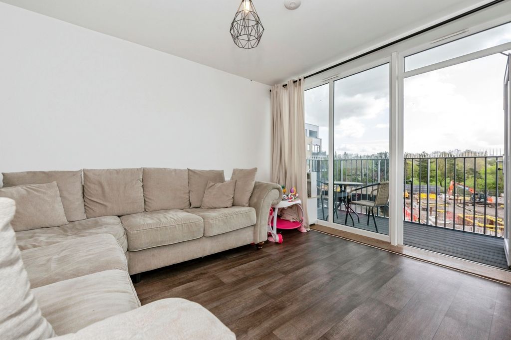 Property photo 2 of 12 Pbox-Img.Jpg