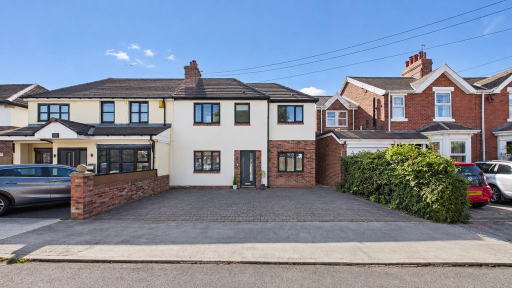 Property photo 1 of 43