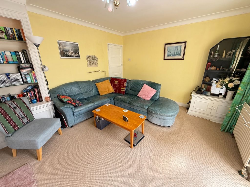 Property photo 2 of 19 5019801