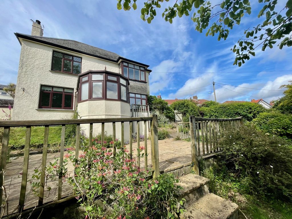 Property photo 2 of 15