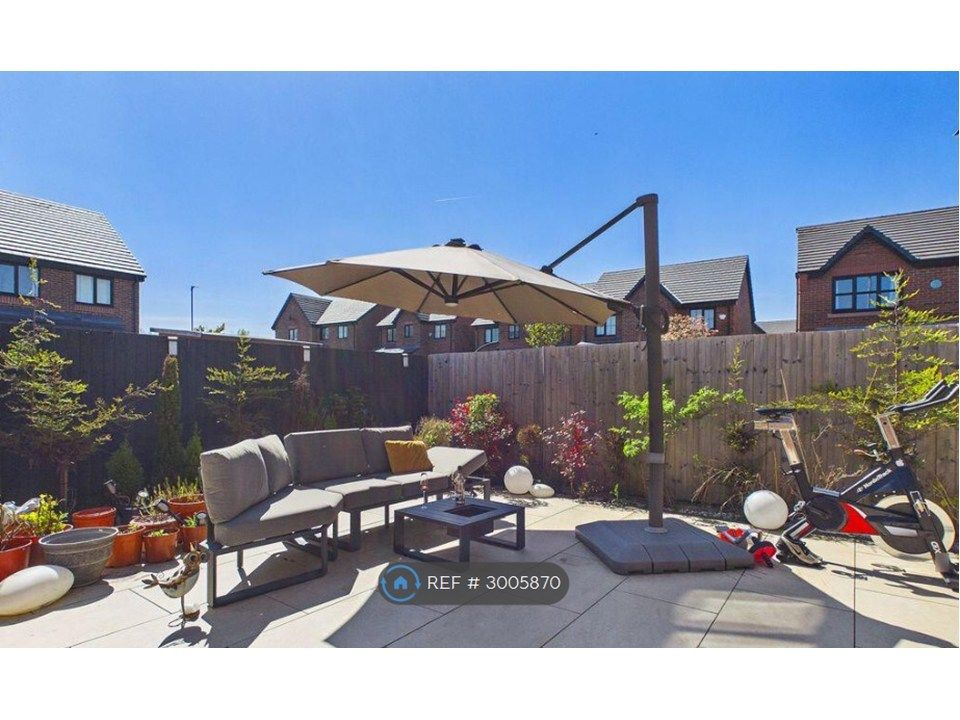 Property photo 3 of 24 South-Facing Garden-Porcelain Paved Patio-Angle 2