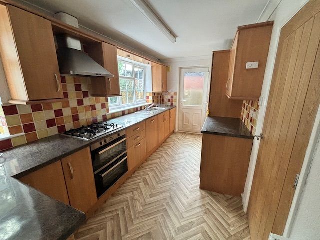 Property photo 3 of 17 Kitchen