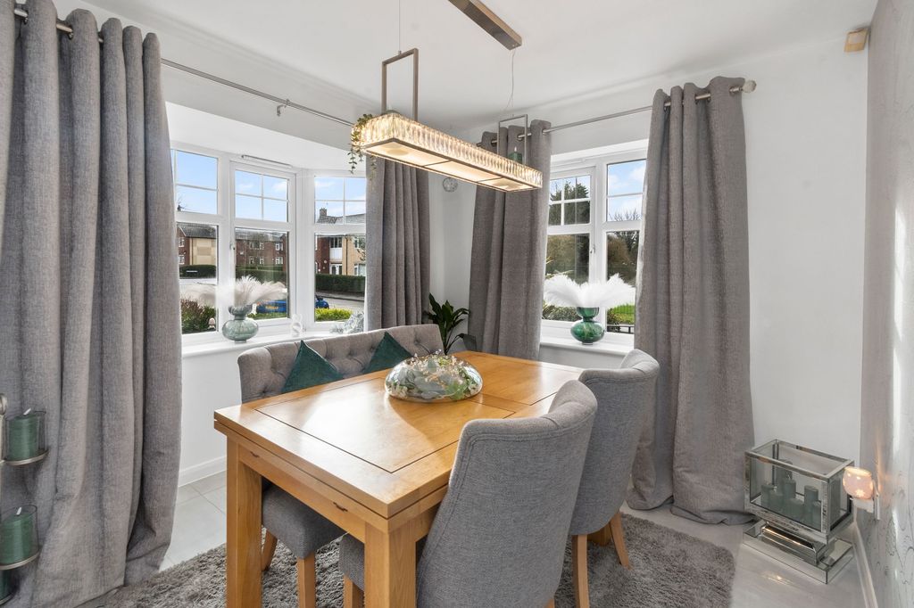 Property photo 3 of 43