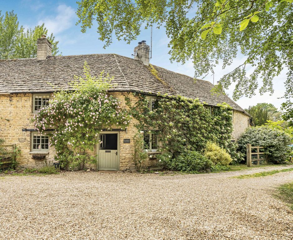 Property photo 1 of 27