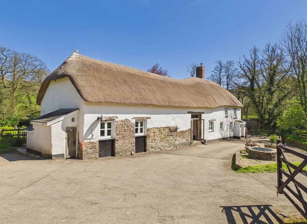 Property photo 1 of 26 Ewemove South Molton - Little Kidland