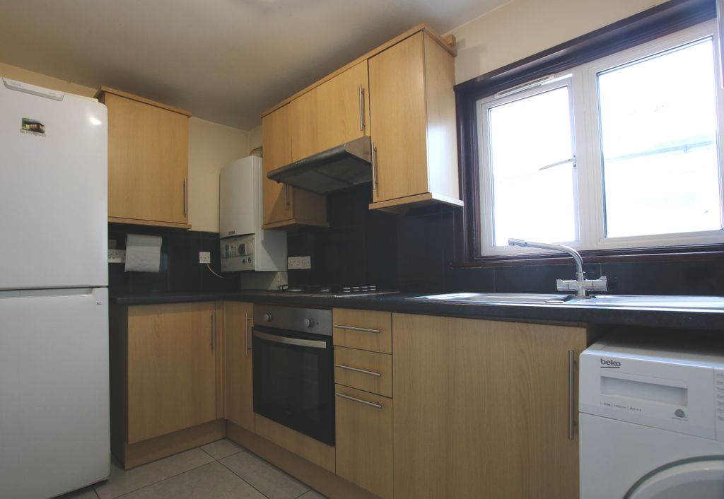 Property photo 3 of 7 8