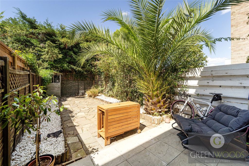 Property photo 1 of 18 Picture No. 14