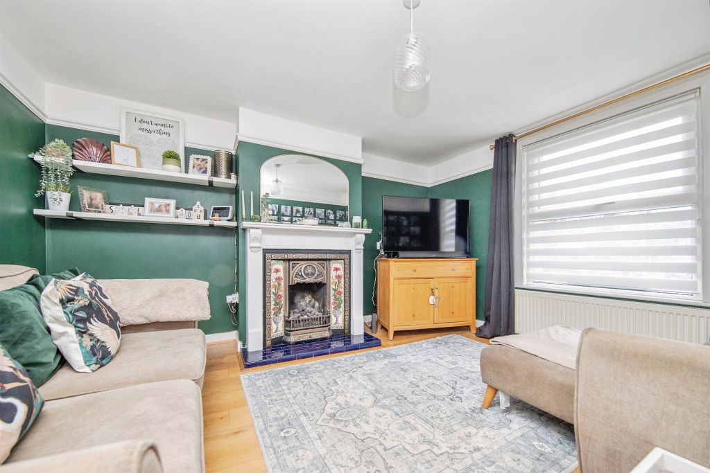 Property photo 3 of 25