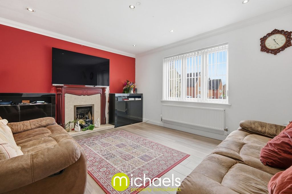 Property photo 3 of 25