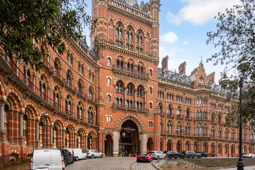 Property photo 2 of 26