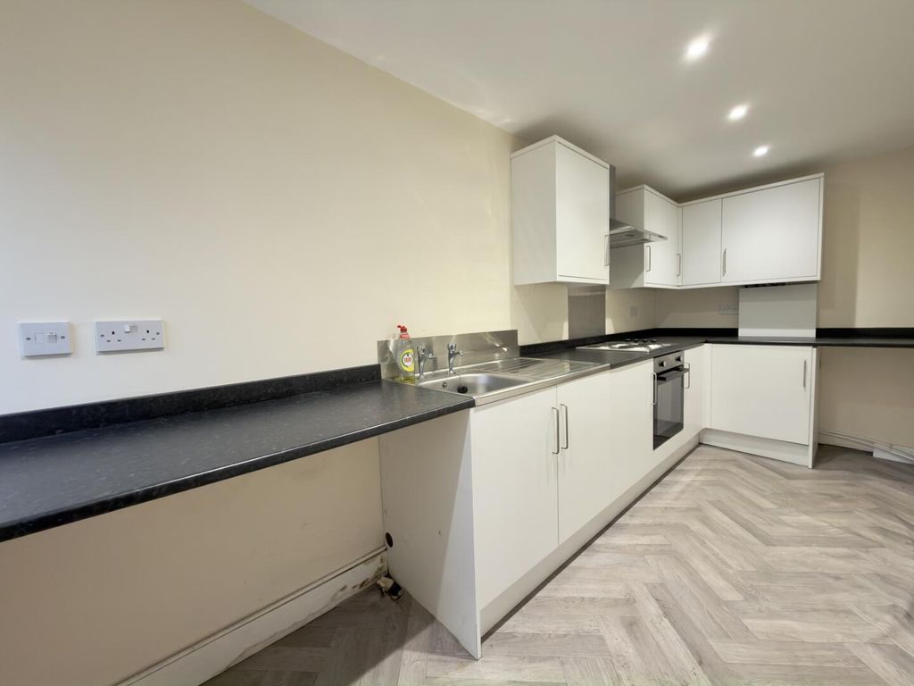 Property photo 2 of 10 Kitchen