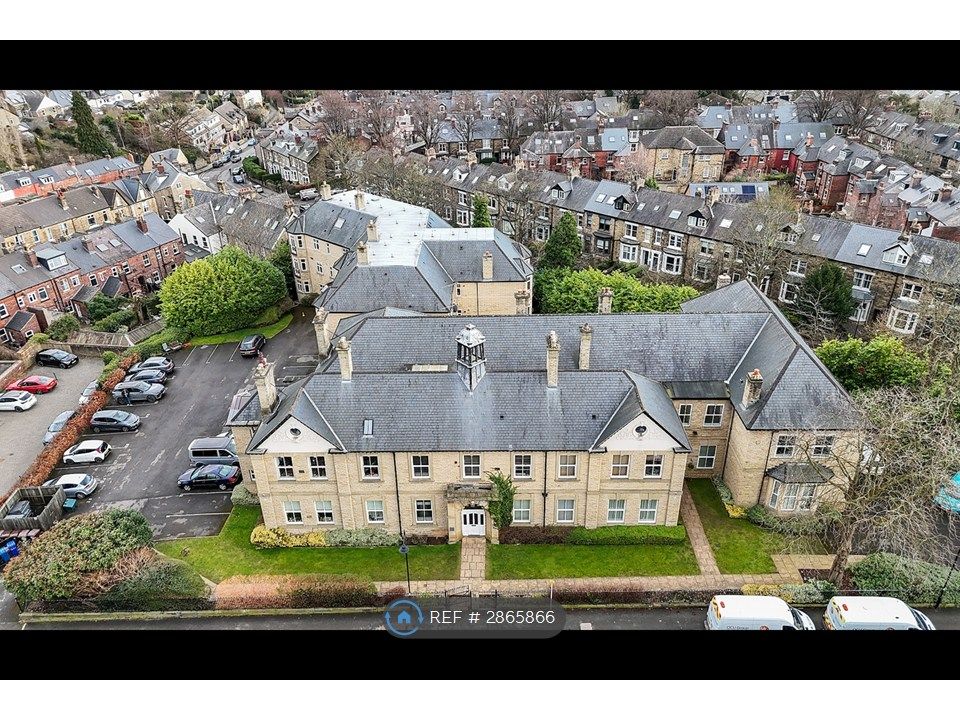 Property photo 2 of 33