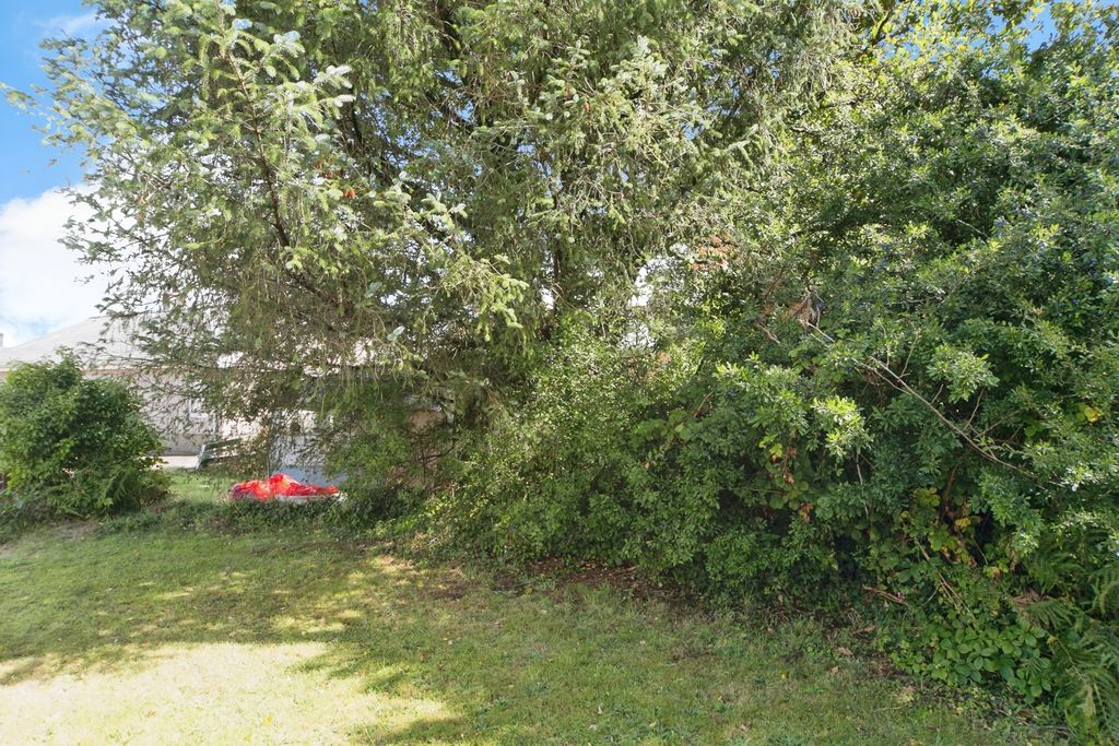 Property photo 3 of 15 Photo