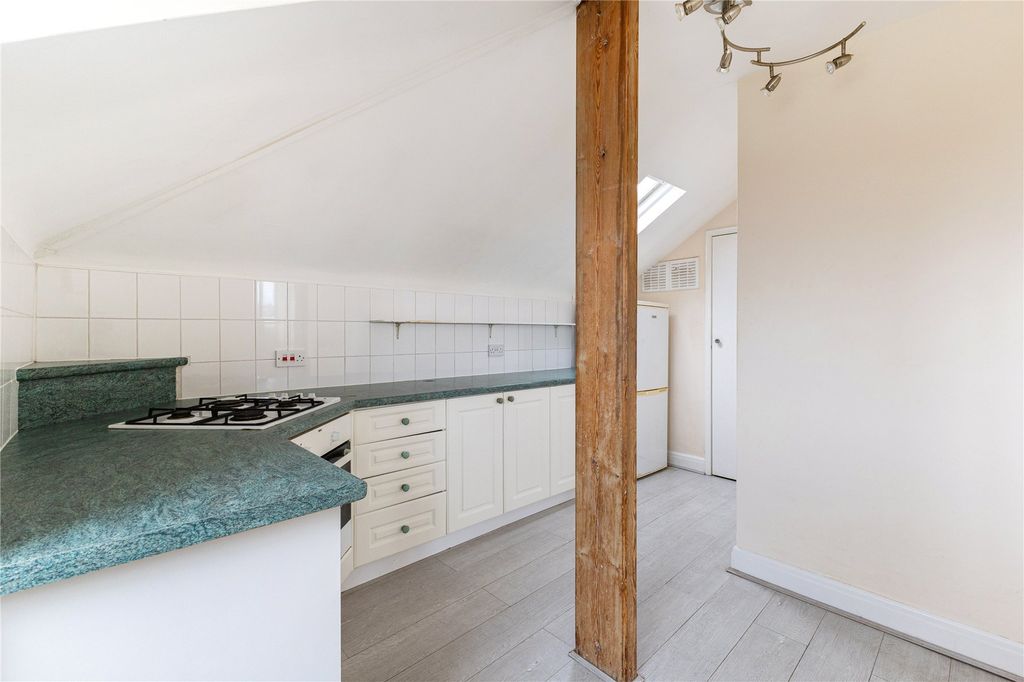 Property photo 2 of 19 Picture No. 04