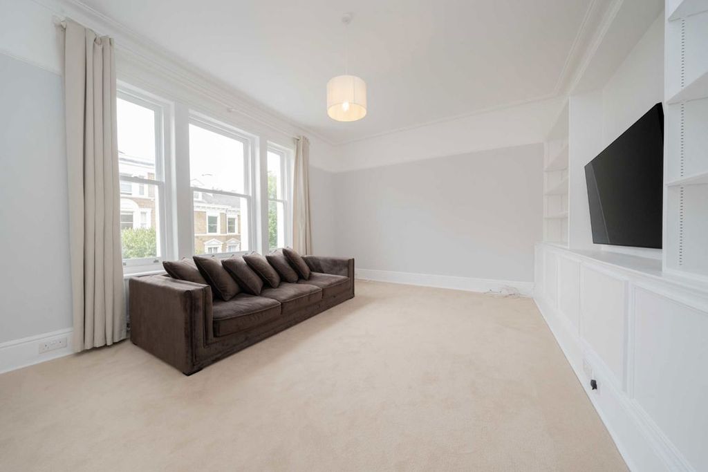 Property photo 1 of 5