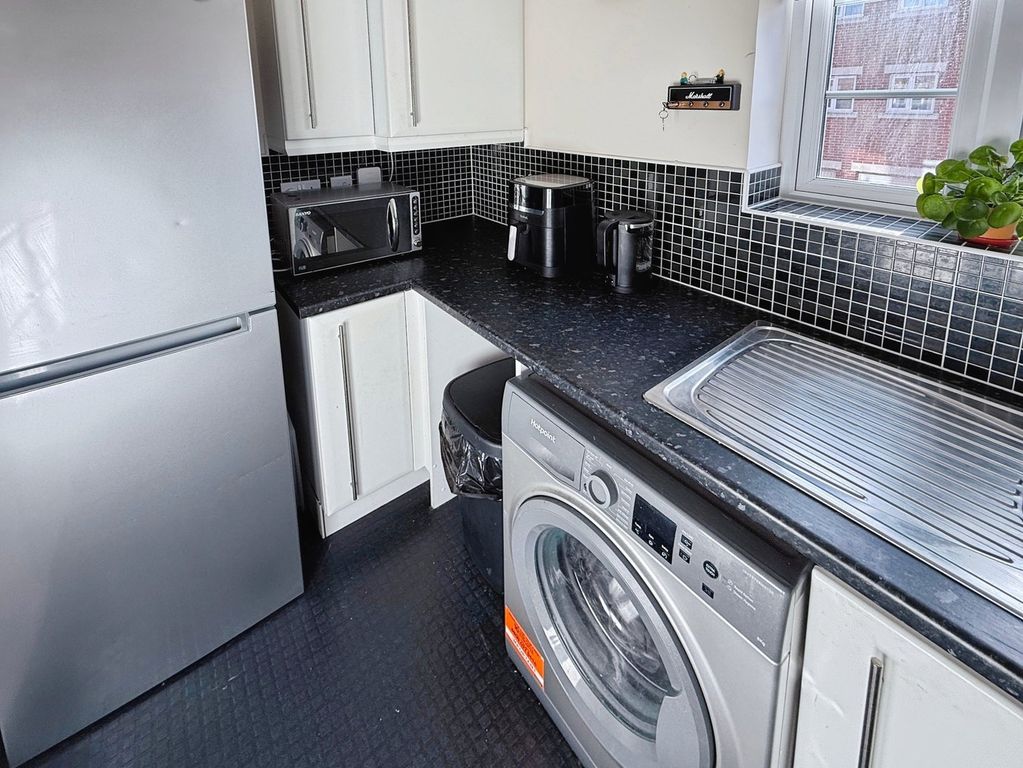 Additional image 4 of 2 bed flat for saleMarconi Drive, Highbridge TA9