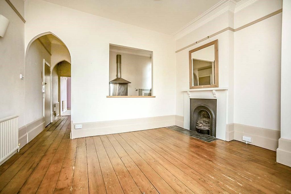 Property photo 3 of 8 Picture No. 05