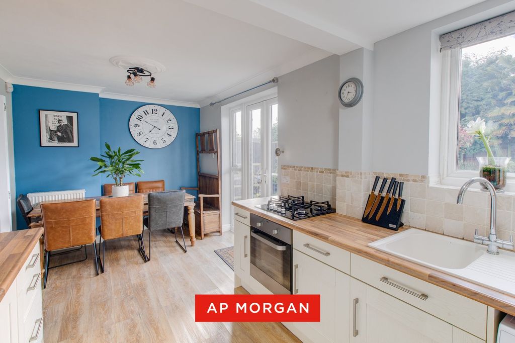 Property photo 2 of 19 Picture No. 39