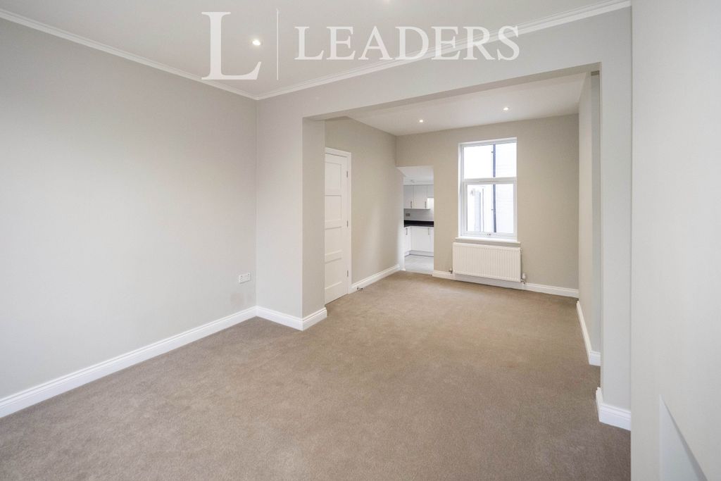 Property photo 2 of 9 Open Plan Lounge Din
