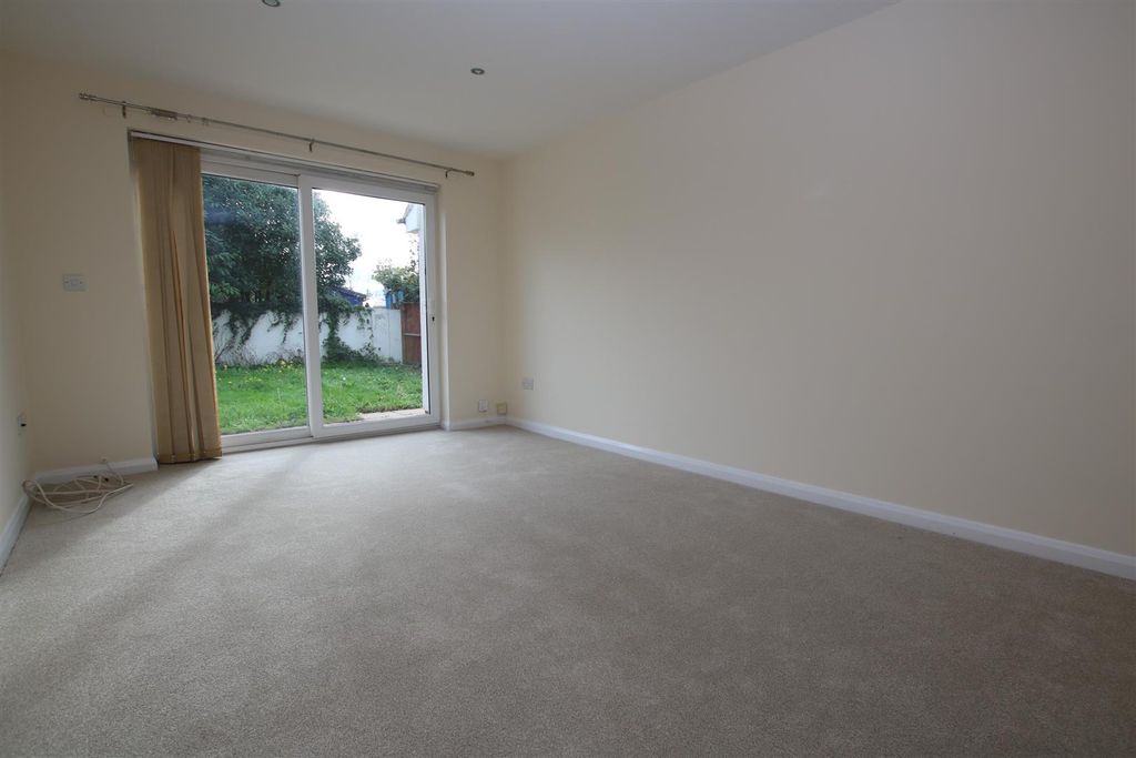 Property photo 2 of 14 Living Room 2.Jpg