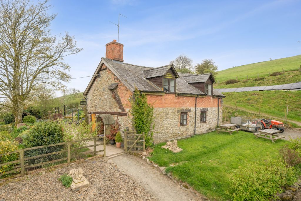 Property photo 1 of 33