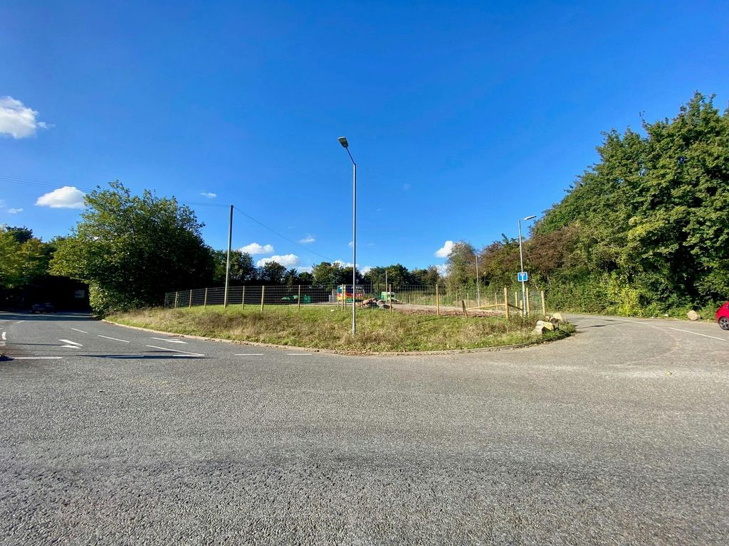 Property photo 1 of 6 Magor 00.Jpg