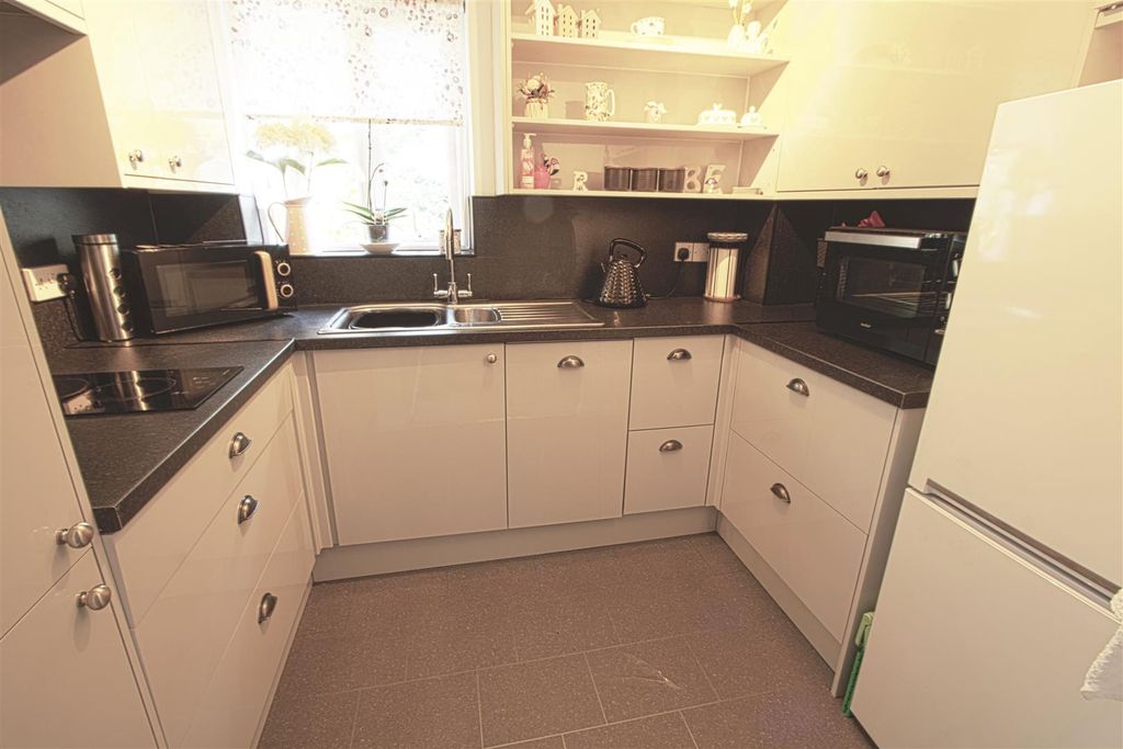 Property photo 3 of 10 Kitchen1.Jpg