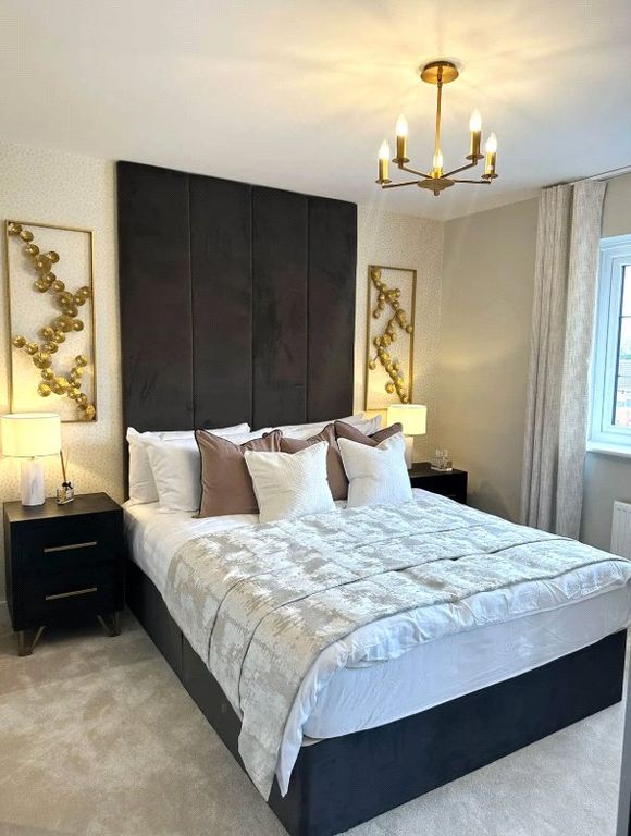 Property photo 3 of 10 Example Bedroom