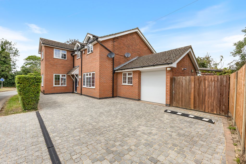Property photo 2 of 44