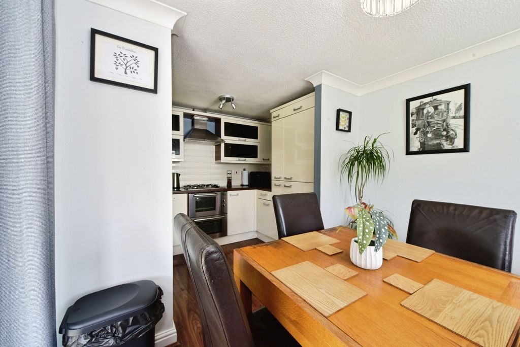 Property photo 2 of 17 Pbox-Img.Jpg