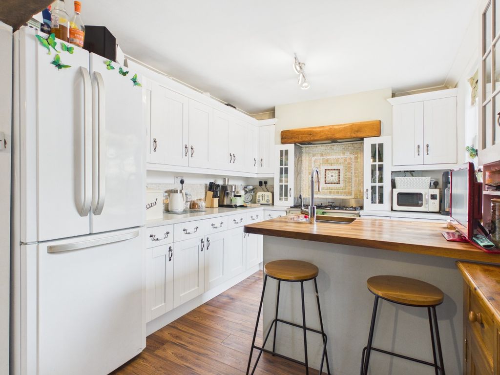 Property photo 3 of 19 4942375