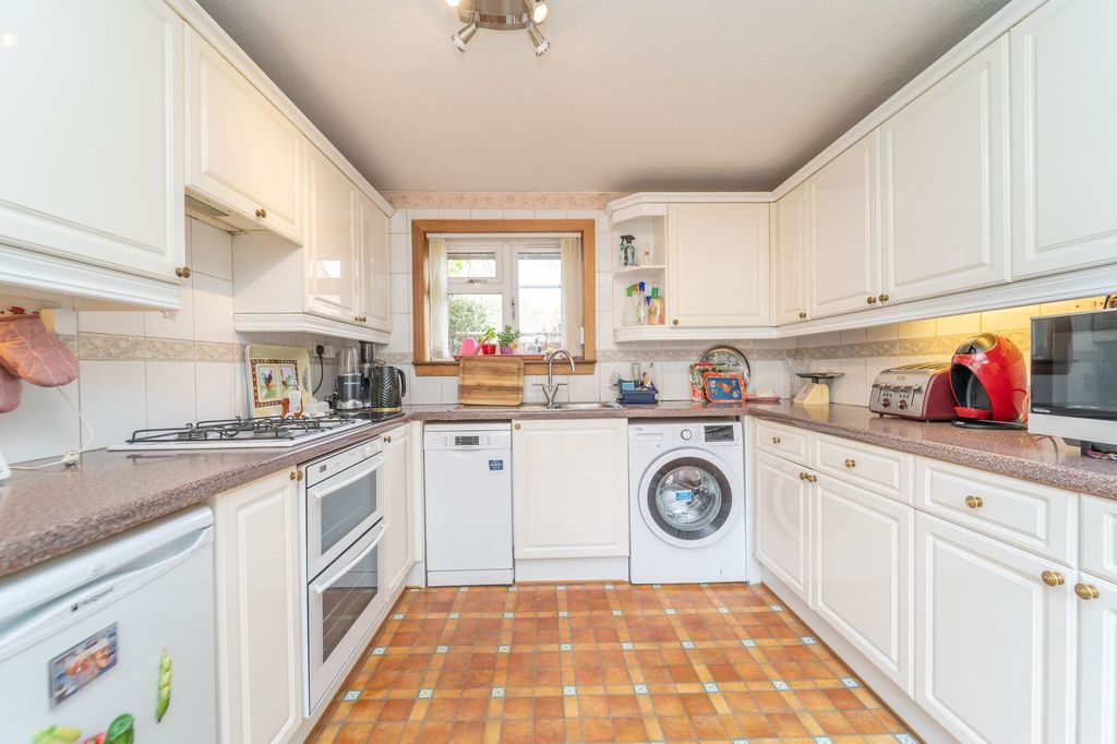 Property photo 3 of 29 Kitchen