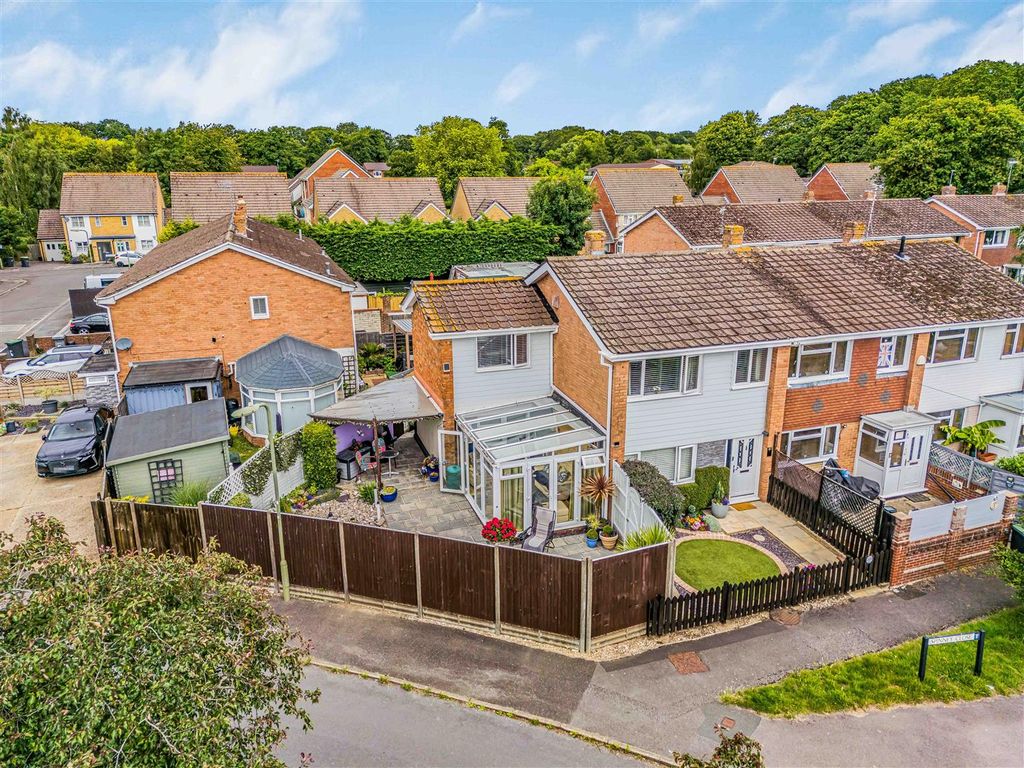 Property photo 1 of 28 Spinney Close-Aerials-Small-Porticomarketing-Nexa-