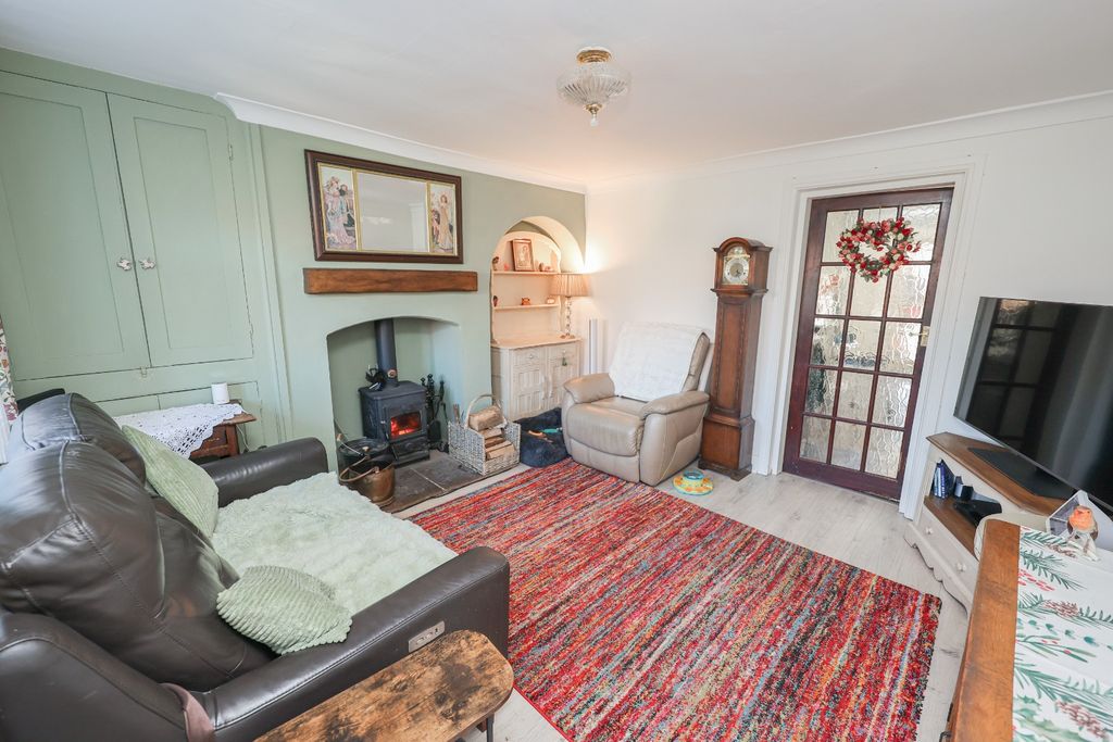 Property photo 3 of 17 4205953