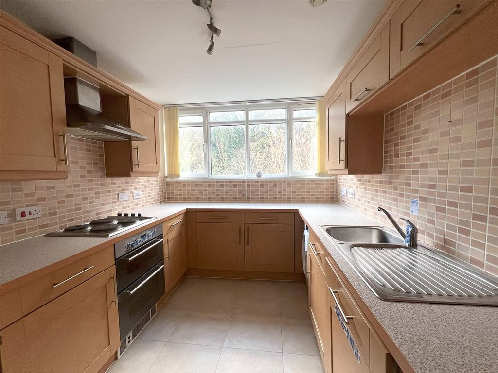 Property photo 3 of 15 Kitchen
