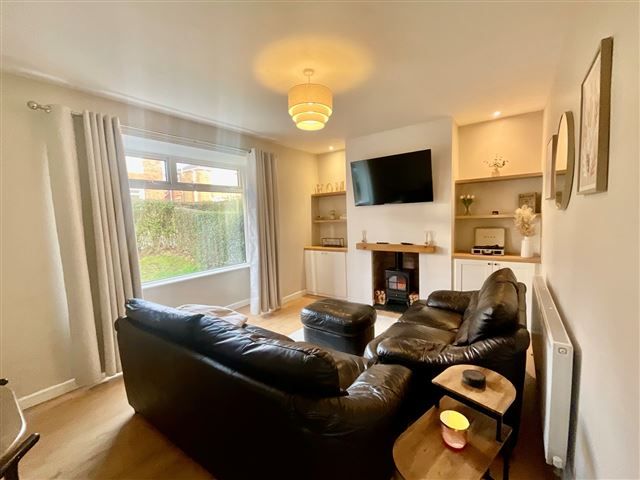 Property photo 3 of 21 Lounge