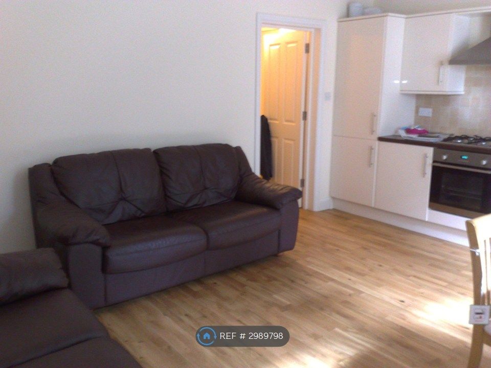 Property photo 3 of 12 Lounge / Kitchen - Photo 3